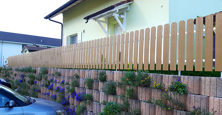 recinzione esterna in legno composito